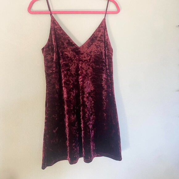 Kendall & Kylie Dresses & Skirts - Kendall & Kylie Burgundy Wine Velvet Deep V-Neck Mini Dress Size M